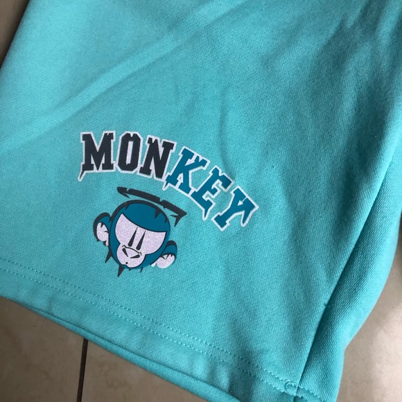 Monkey money shorts size small - Picture 3 of 4